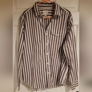 American Eagle button up